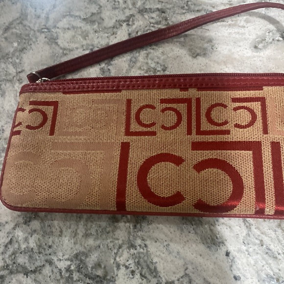 Liz Claiborne wristlet - Picture 4 of 6